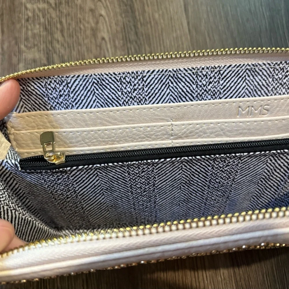2 Clutches for 1 – Black & Cream – Good Condition